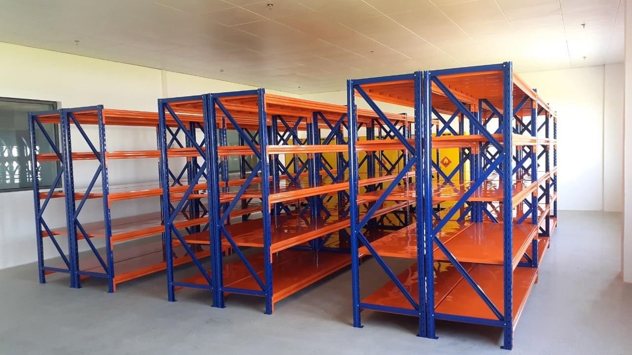 Kệ trung tải 4 tầng: dài 2000 x rộng 600 x cao 2000mm 2 Kệ trung tải 4 tấng