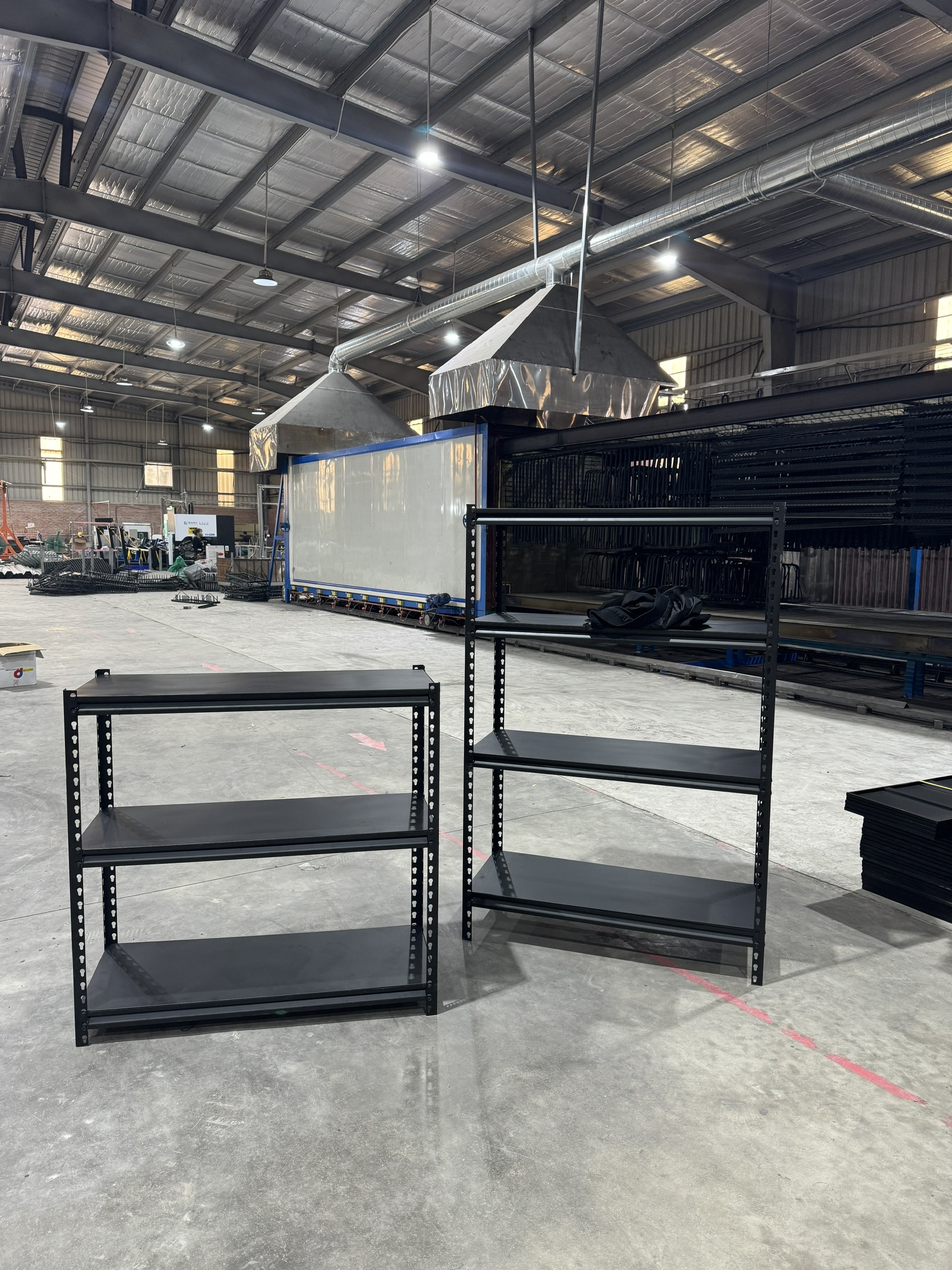 Kệ Sắt V 3 tầng: dài 1000 x rộng 400 x cao 1000 mm 2 Kệ sắt V gài